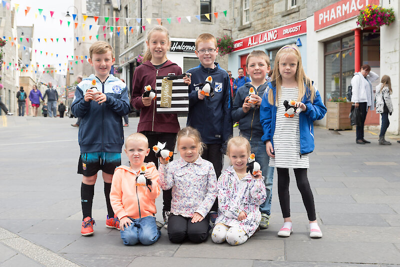 Winners Photo: ©Ben Mullay, back left to front right: Jayden Wiseman (7), Kayla Shearer (10), Cory Burgess (9), Joe Robinson (6), Shannon Burgess (7), Conner Burgess (4), Thea Williamson (5), Mia Wiseman (5)