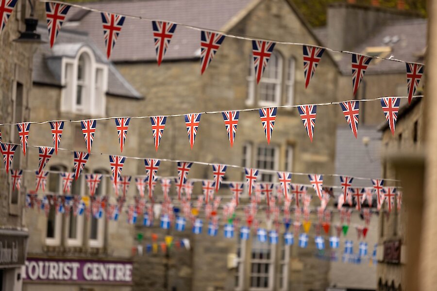 Sun Shines on Jubilee Celebrations