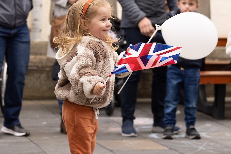 Sun Shines on Jubilee Celebrations