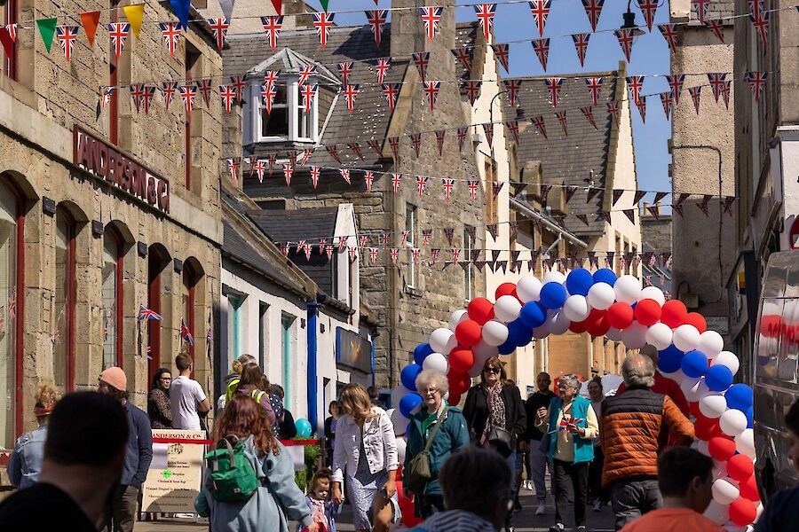 Sun Shines on Jubilee Celebrations